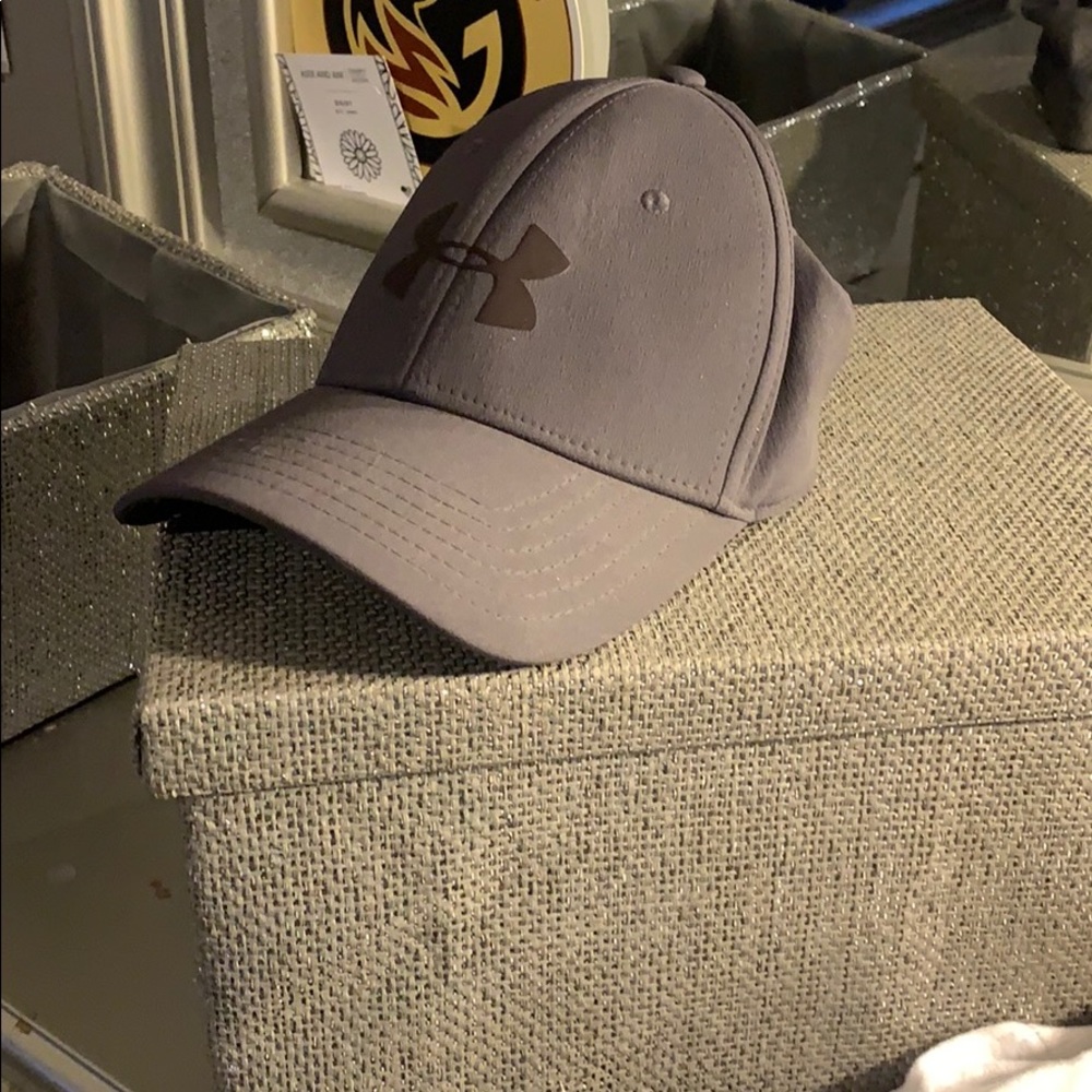 Under Armor hat, never worn!!!